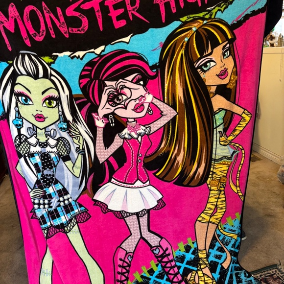 SALE!! Monster High Blanket Very Soft - Picture 4 of 4